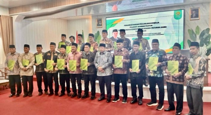 Kemenag Jambi Teken Perjanjian Kinerja dan Terima DIPA 2026 Kemenag Jambi Teken Perjanjian Kinerja dan Terima DIPA 2026