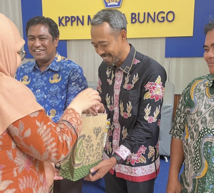 Kemenag Bungo Raih Satker Terbaik dan Capaian Output 100 Persen oleh kinerja memukau Ramdhani Sapurta Kemenag Bungo Raih Satker Terbaik dan Capaian Output 100 Persen oleh kinerja memukau Ramdhani Sapurta