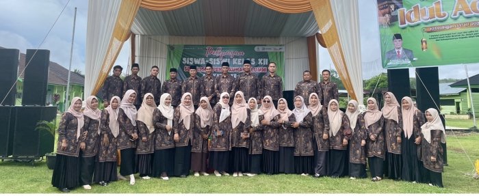 MAN 3 Bungo Gelar Foto Bersama Majelis Guru dan Tenaga Kependidikam