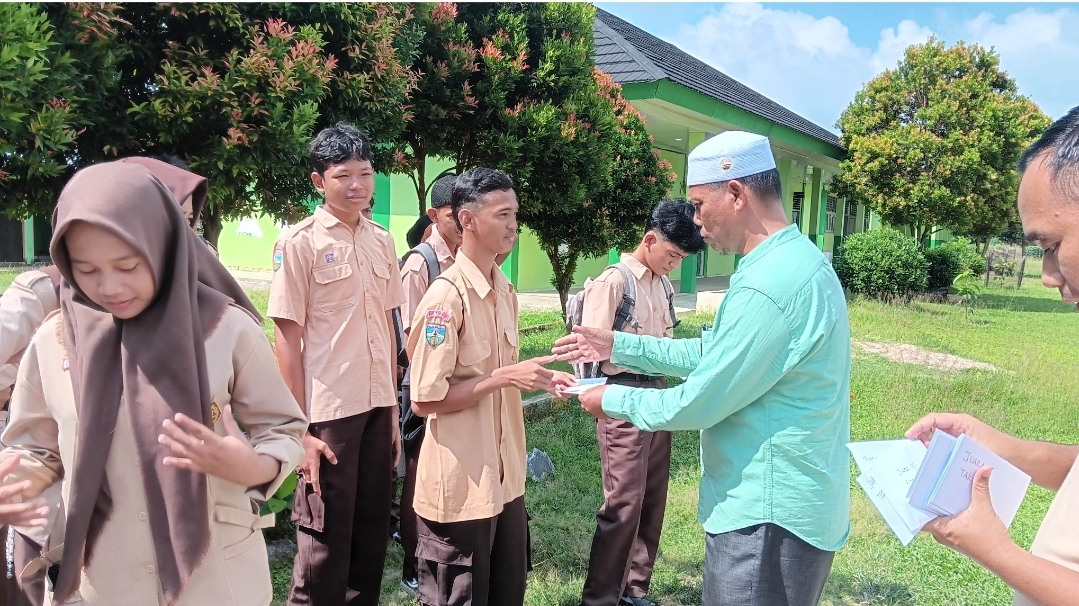 MAN 3 Bungo Umumkan Para Juara Lomba Class Meeting, Diserahkan Uang Pembinaan untuk Para Pemenang MAN 3 Bungo Umumkan Para Juara Lomba Class Meeting, Diserahkan Uang Pembinaan untuk Para Pemenang